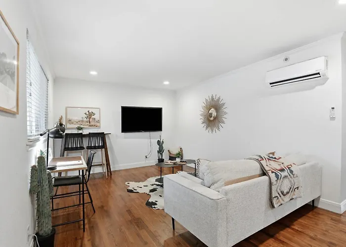 Apartment Stylish In Worth - Comfort Convenience And Free Parking *