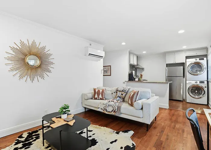 Stylish In Worth - Comfort Convenience And Free Parking Apartment
