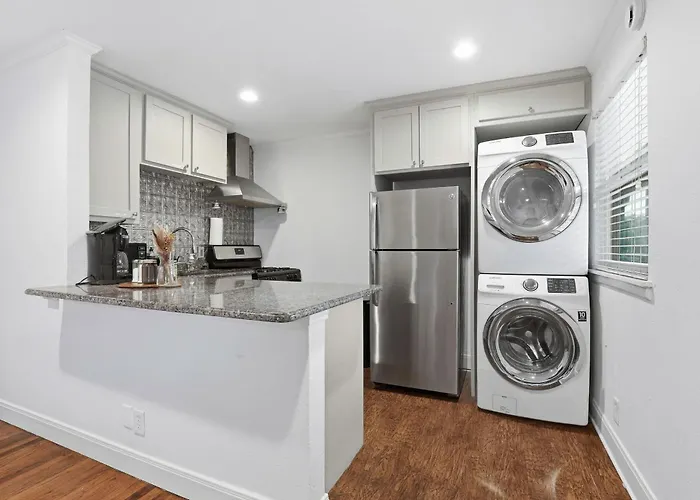Stylish In Worth - Comfort Convenience And Free Parking Apartment *