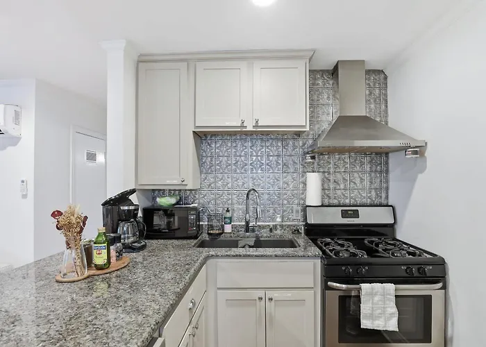 Apartment Stylish In Worth - Comfort Convenience And Free Parking